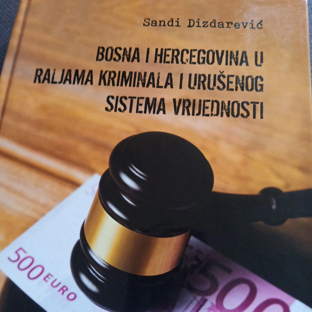 O opčinjenosti kriminalom, Sky aplikaciji, zaštitinicima zločina, vjernicima i ljubavnicama...